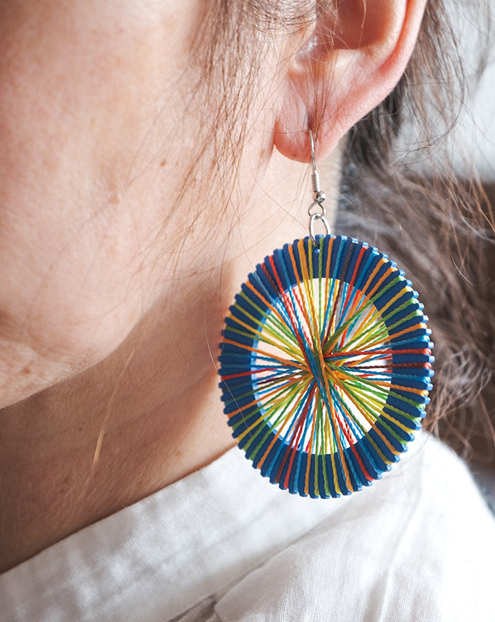 Blue round rainbow-lined earrings